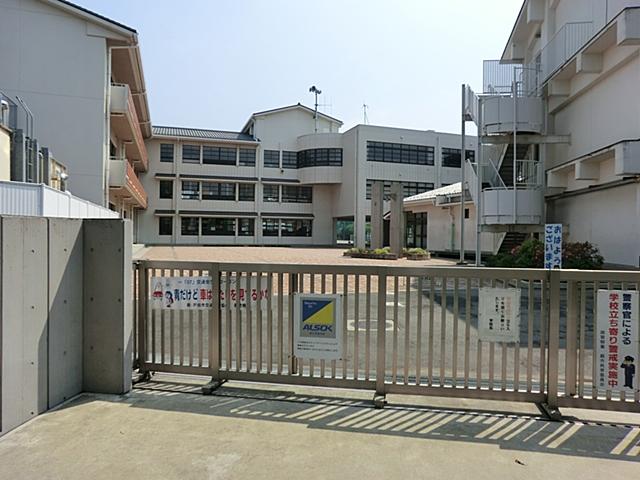 Primary school. 600m to Warabi Tatsukita Elementary School