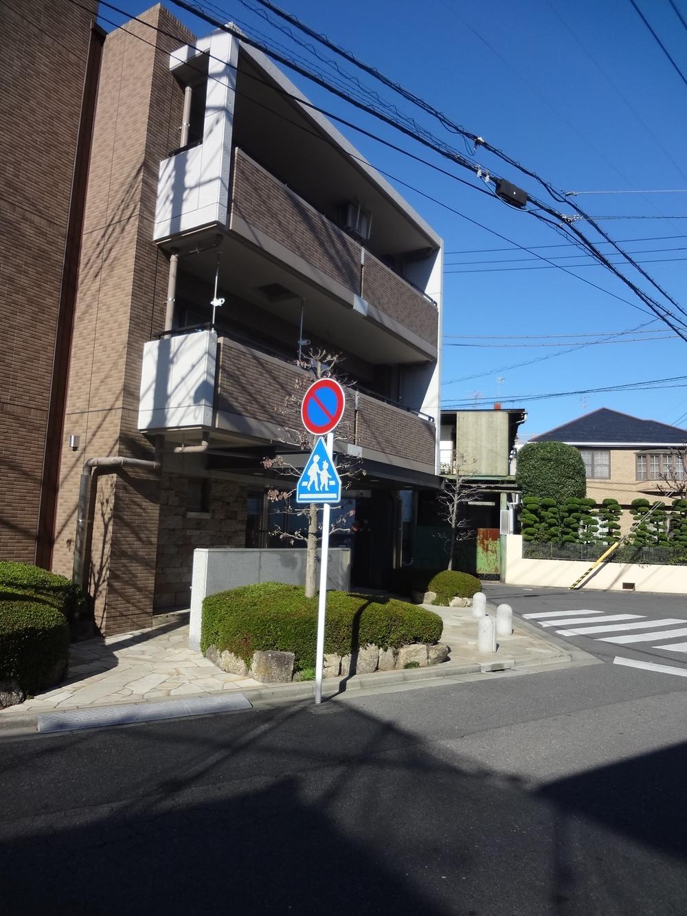 Local appearance photo. Local (11 May 2013) Shooting