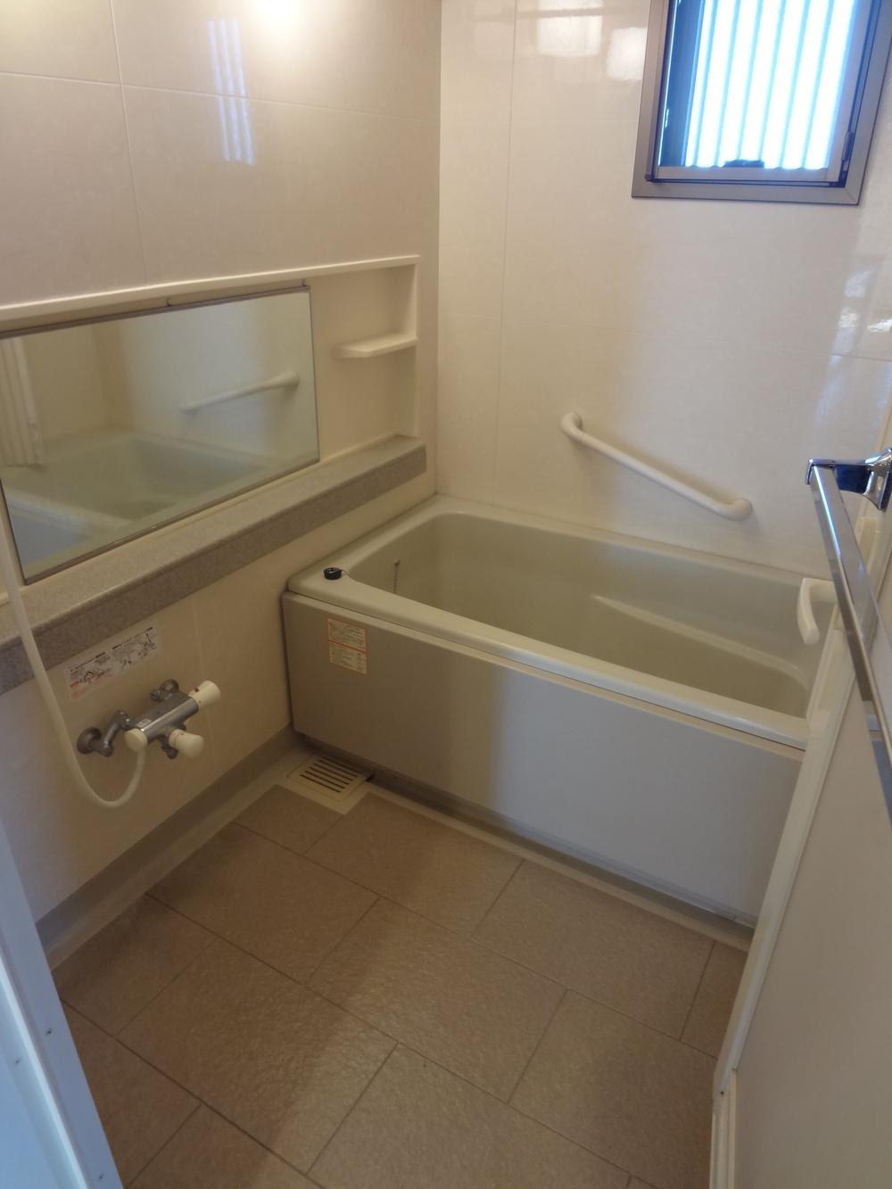 Bathroom. Indoor (11 May 2013) Shooting