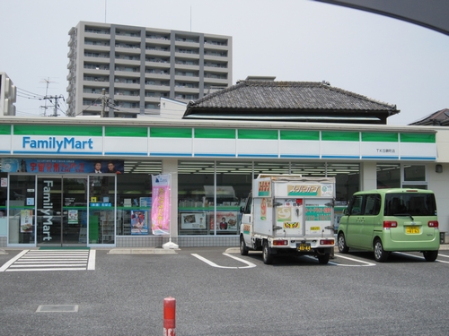 Convenience store. 92m to Family Mart (convenience store)