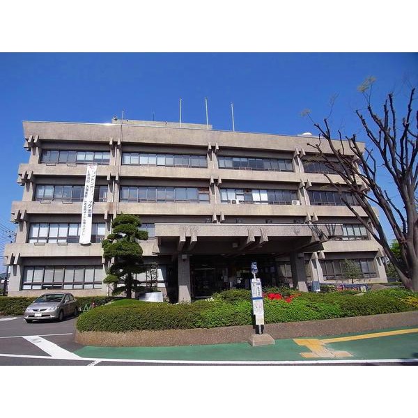 Government office. Bracken 1770m up to City Hall (government office)