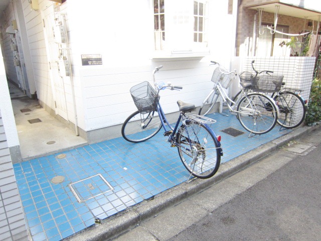 Other common areas. Bicycle parking space equipped