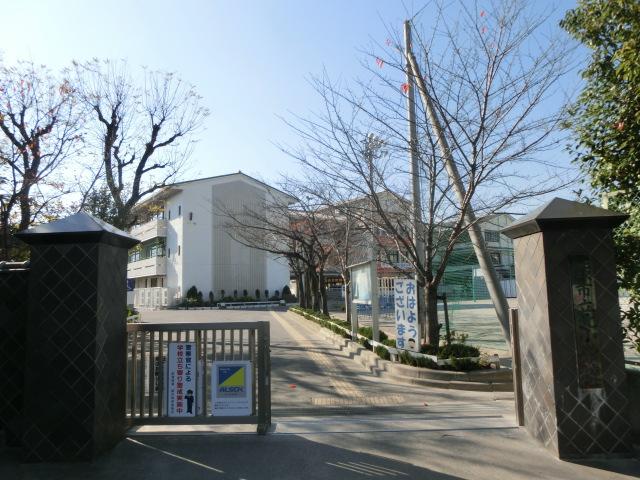 Primary school. Warabi Tatsukita to elementary school 900m