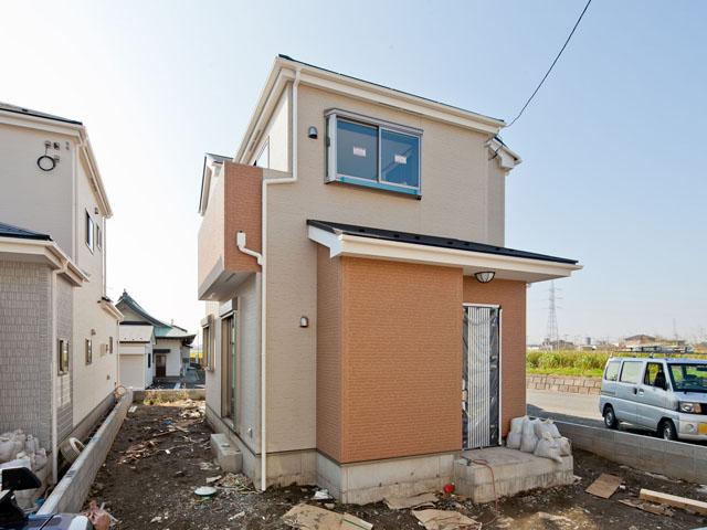 Local appearance photo. Building 3