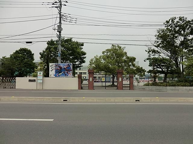 Primary school. Shiotome until elementary school 1300m