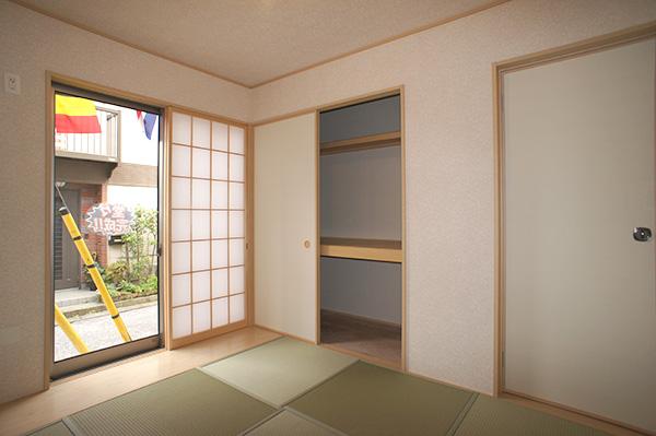 Non-living room. Indoor (11 May 2013) Shooting