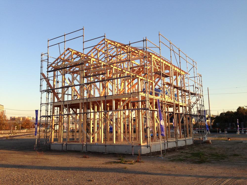 Local appearance photo. Local (11 May 2013) Shooting