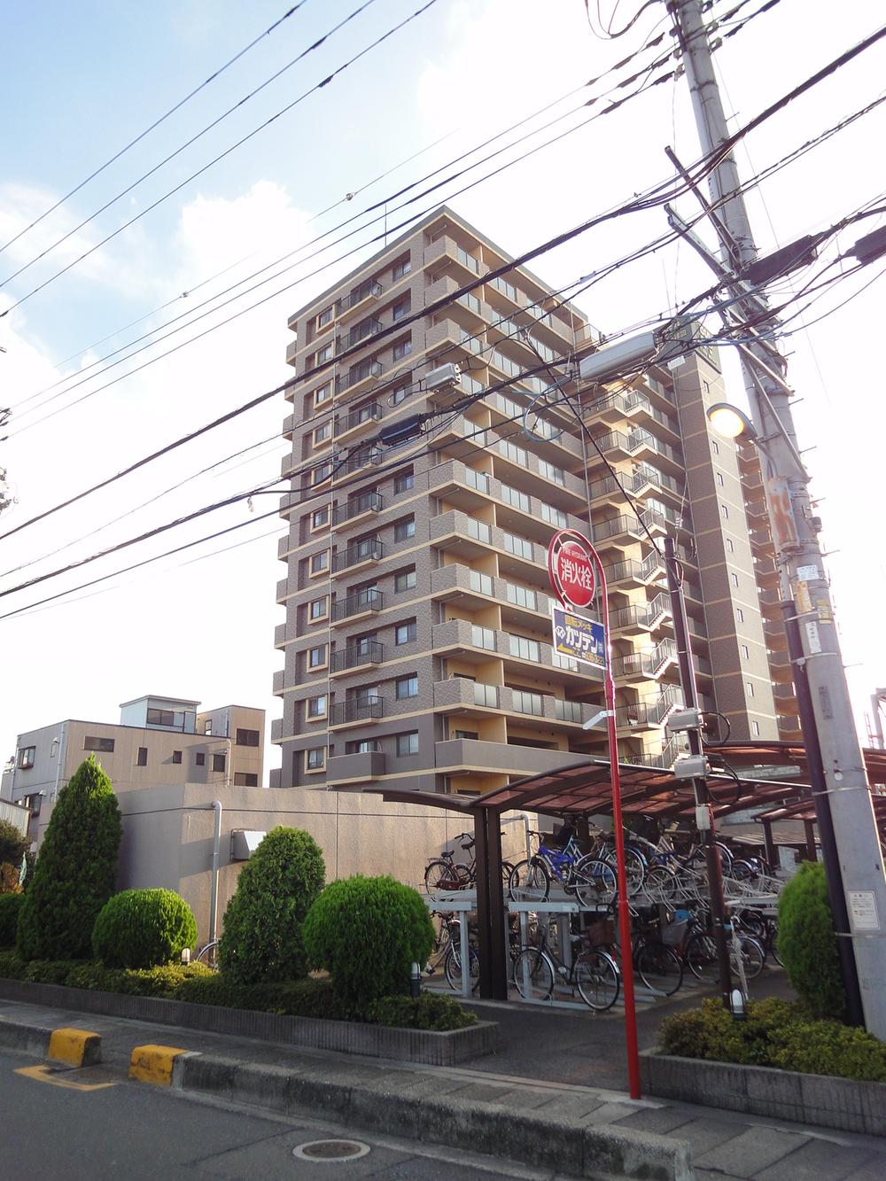 Local appearance photo. 14-storey 7 floor per per yang ・ ventilation ・ View is good! Weather is a good day of solid'll views of the Tokyo Sky Tree equipment! Furnished Property! Please please feel free to contact us site (October 2013) Shooting