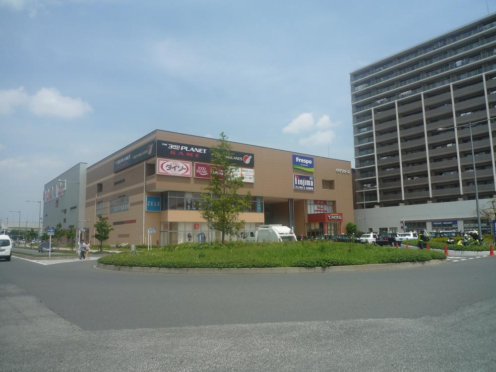 Shopping centre. Until Frespo Yashio 500m