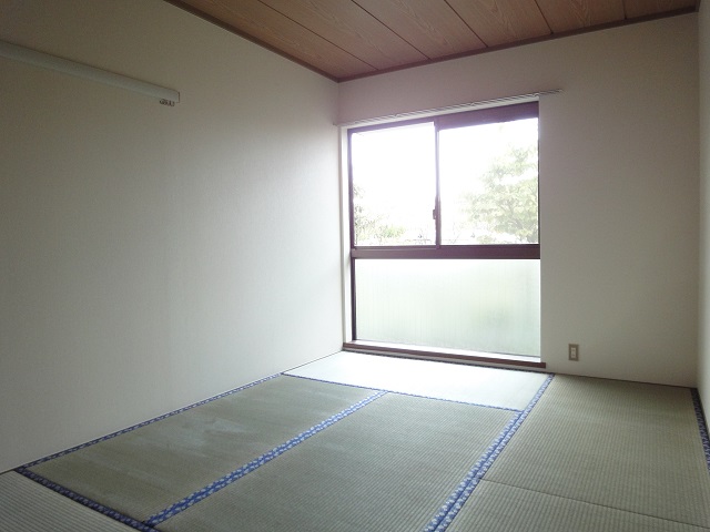 Living and room. Japanese-style room 6 quires