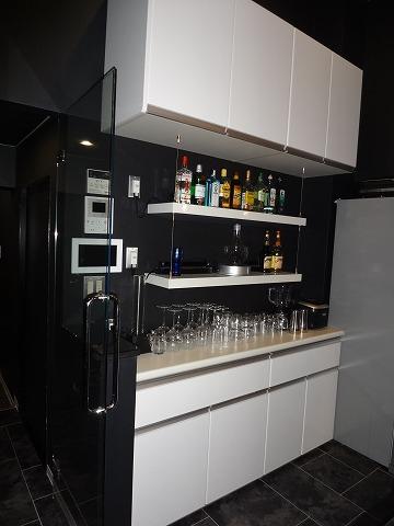 Receipt. Decorative shelf with tableware board