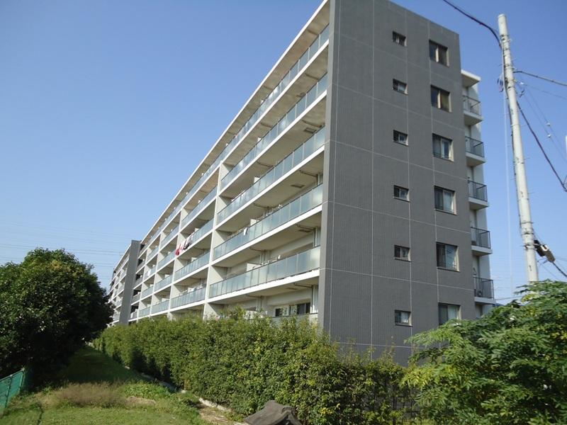 Local appearance photo. H19_nenchiku All-electric apartment! First floor, 3LDKIH cookie Kong heater provided with a terrace and private garden, Water purifier with faucet, Dishwasher, Bathroom Dryer, Shower and toilet, Enhancement also equipment!