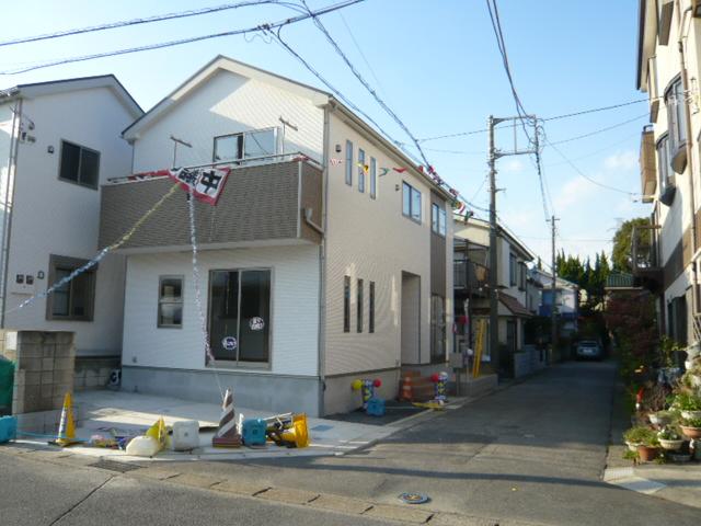 Other local.  ■ Southeast corner lot ~ Station walking 15 minutes a good location ~  ■ Solar HEMS panel installation already listing ~ With wood P! Customers option 400,000 yen worth gift year contract! 