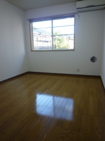 Living and room. Flooring of Western-style