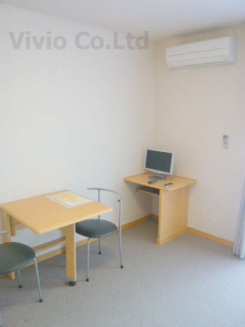Living and room. Foldable table and chairs ・ It comes with a TV