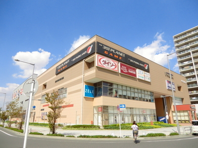 Shopping centre. Frespo Yashio until the (shopping center) 2100m