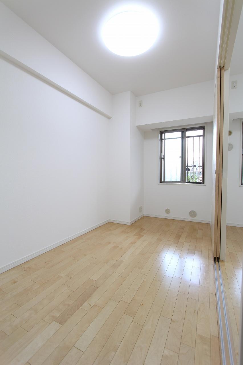 Non-living room. Western style room About 4.5 Pledge