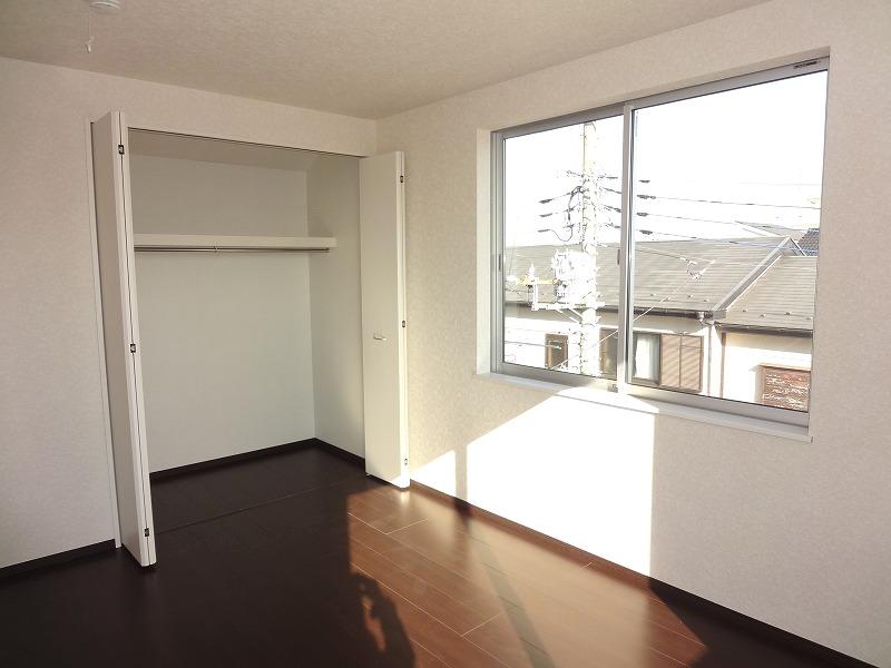 Non-living room. Indoor (12 May 2013) Shooting