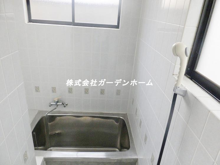 Bathroom. This refresh !! also tired of the day