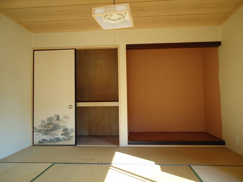 Other introspection. Japanese-style room about 12.1 quires Closet & amp; amp; with alcove