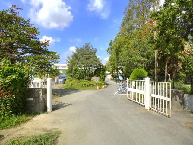 Primary school. Yashio Municipal Hachijo to elementary school 1600m