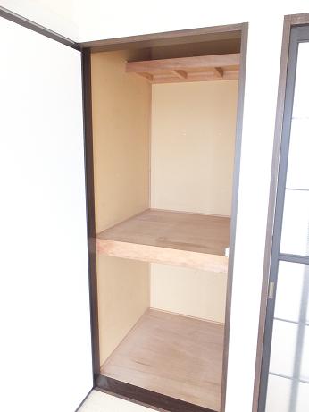 Living and room. Japanese-style storage