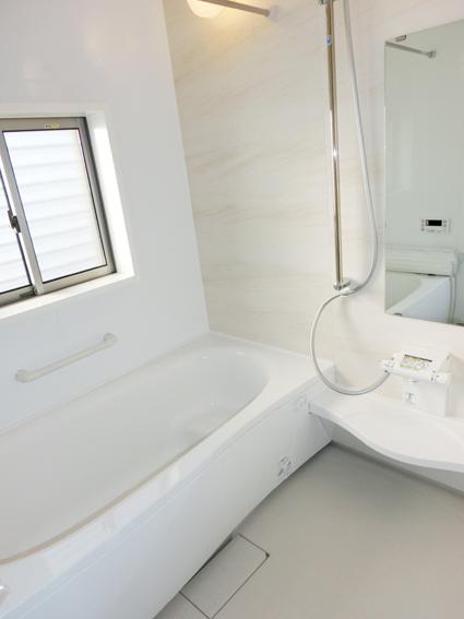 Bathroom. 4 Building