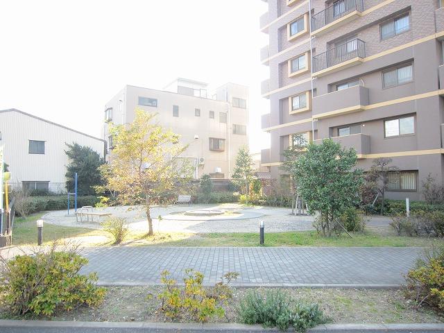 Other common areas. There park on site