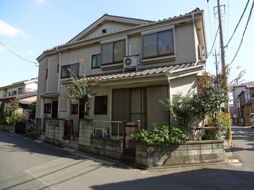 Local appearance photo. Rooms is used to very clean.