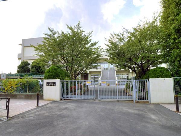 Junior high school. Yashio 1500m to stand Ohara junior high school