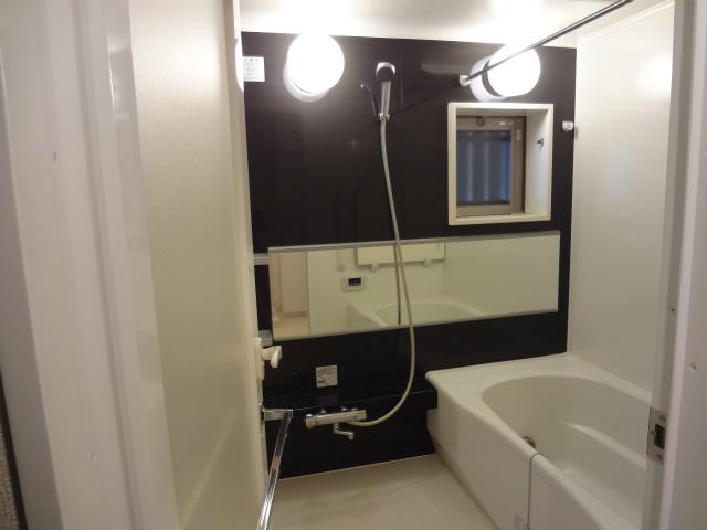 Bathroom. Bathroom (with bathroom ventilation dryer)