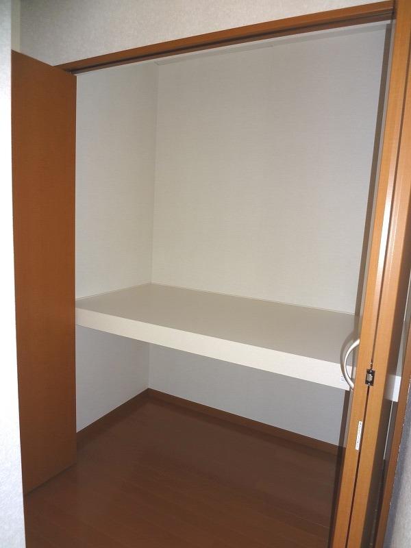 Receipt. 6 Building a separate compartment