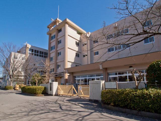 Primary school. 357m to Yashio Tatsunaka River Elementary School