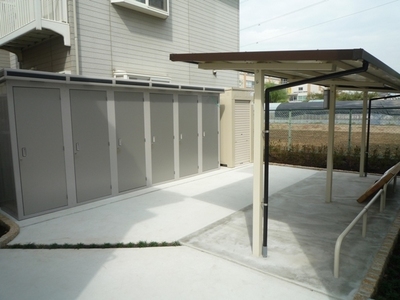 Other common areas. Bicycle-parking space ・ Storeroom