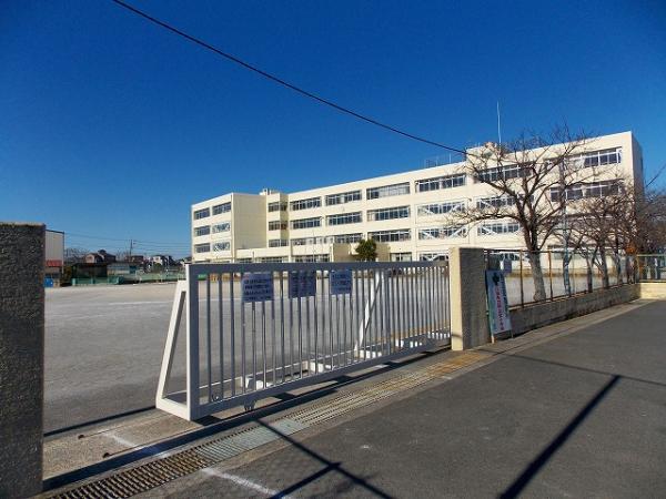 Primary school. 1000m Yanaginomiya small to elementary school