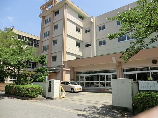 Primary school. 377m to Yashio Tatsunaka River Elementary School