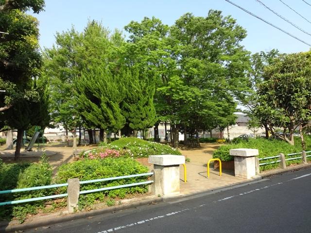 Other. About a 1-minute walk from the Tenjin children's park