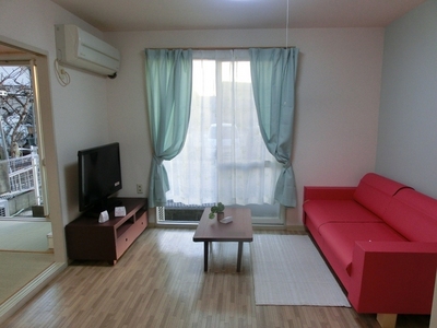 Living and room. Model room implementation in! Living set also put loose!