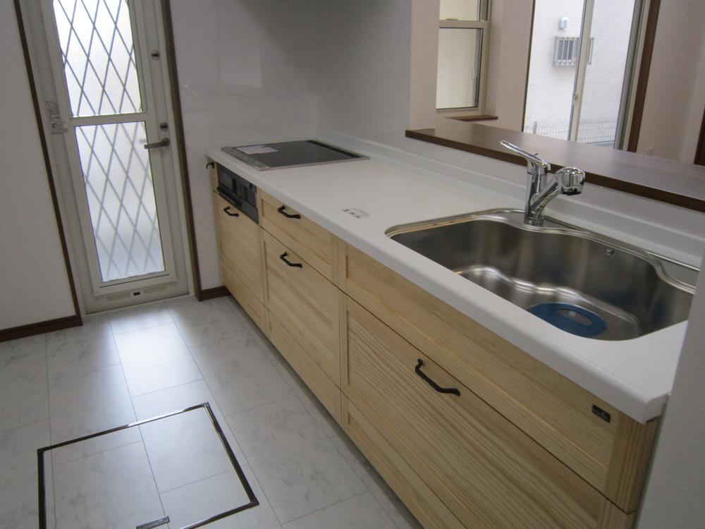 Kitchen. Indoor (February 2013) shooting B Building