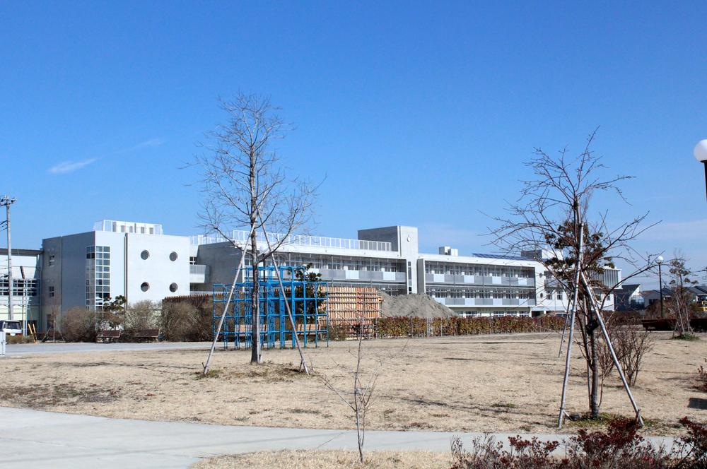Other local. Yoshikawa opened from April this year Minami Elementary School