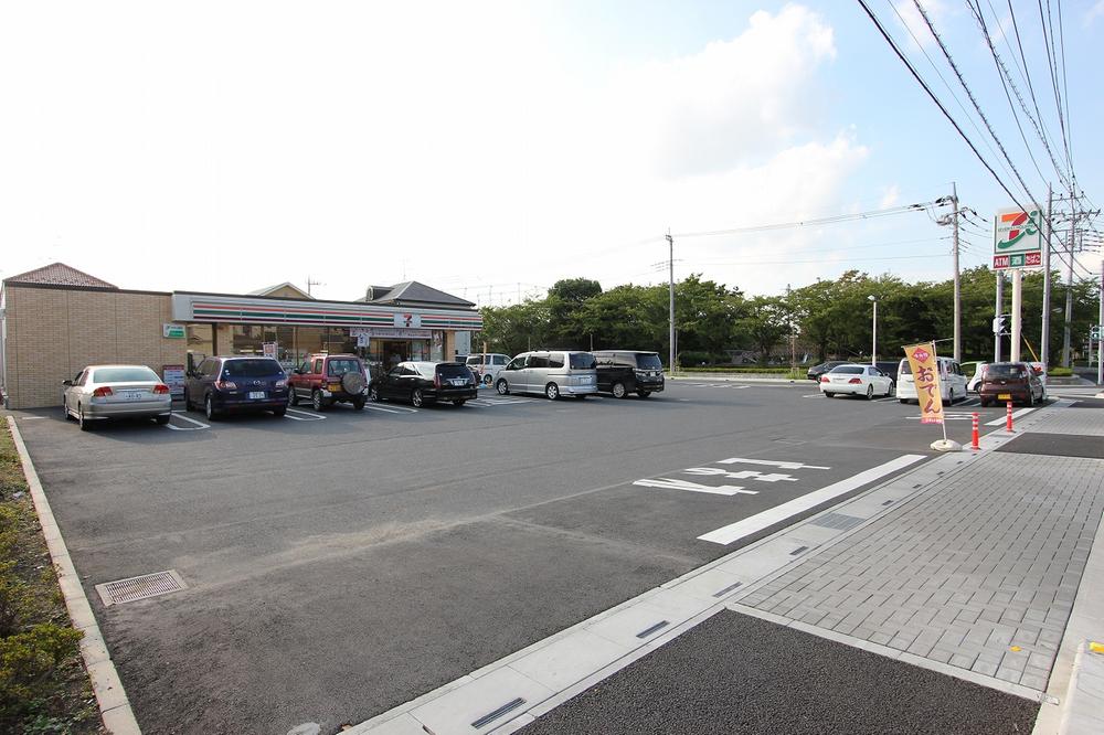 Convenience store. 145m to Seven-Eleven Yoshikawa Hiranuma shop