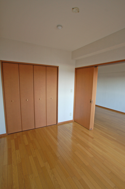 Other room space. In the living room and leads spacious 15 Pledge Western-style if open a Western-style door!