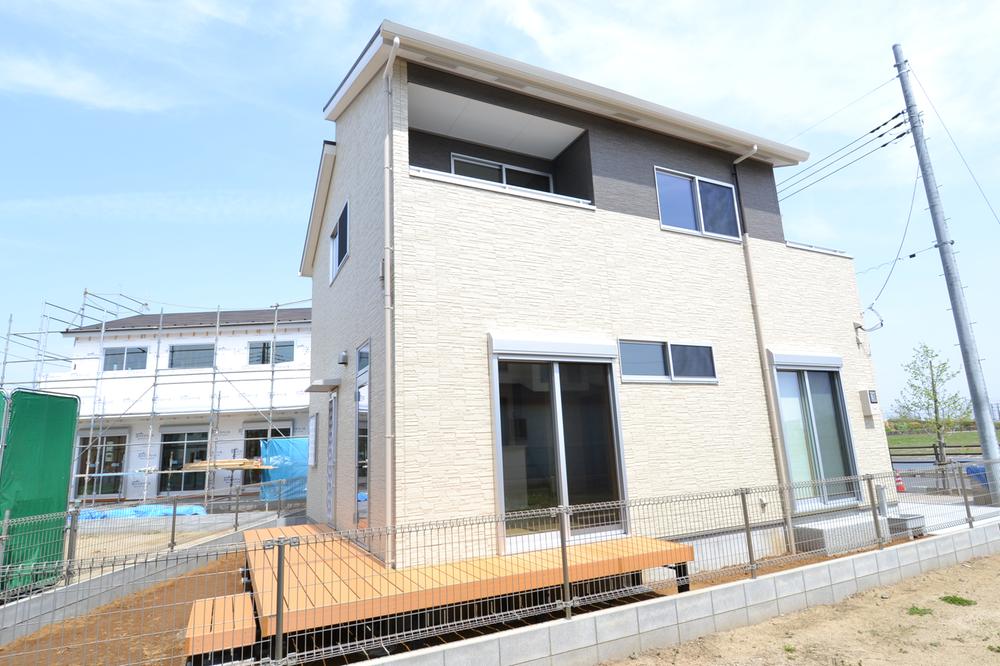 Local appearance photo. (E Building) 2013 April shooting