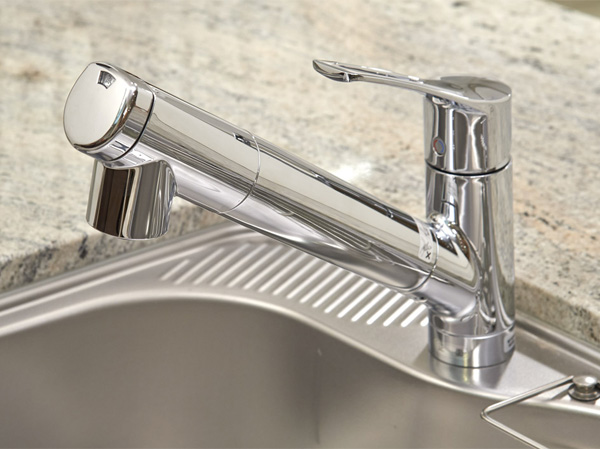 Kitchen.  [Water purifier integrated faucet] Since the drawer and use, Adopt a water faucet with a also convenient water purification function to sink wash. (Same specifications)