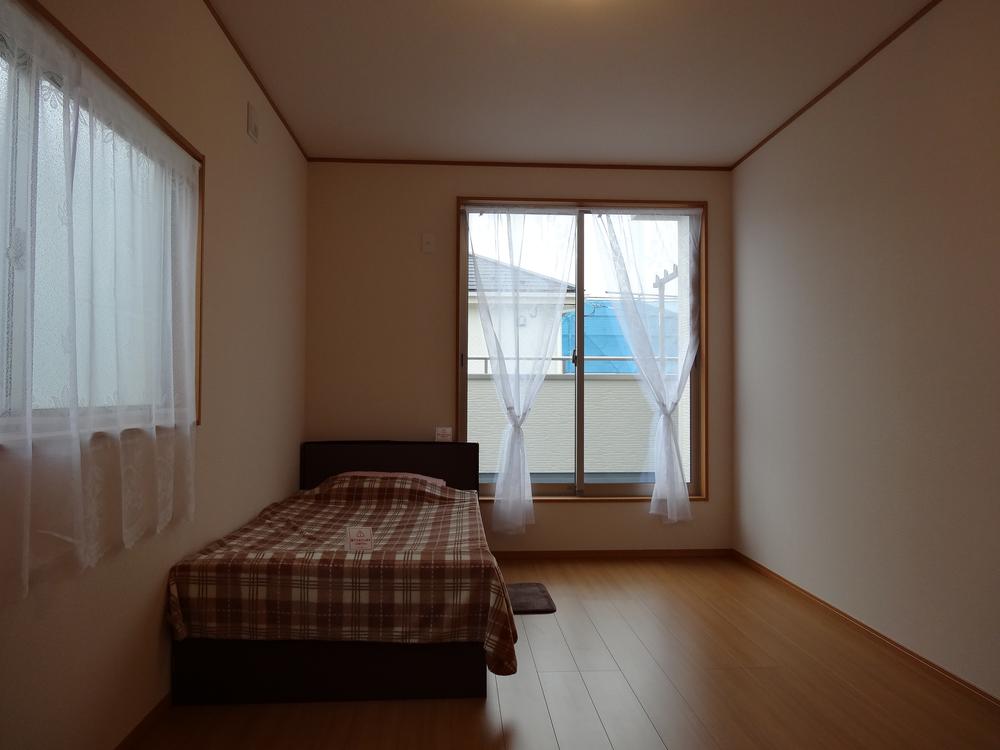 Non-living room. Local (11 May 2013) Shooting