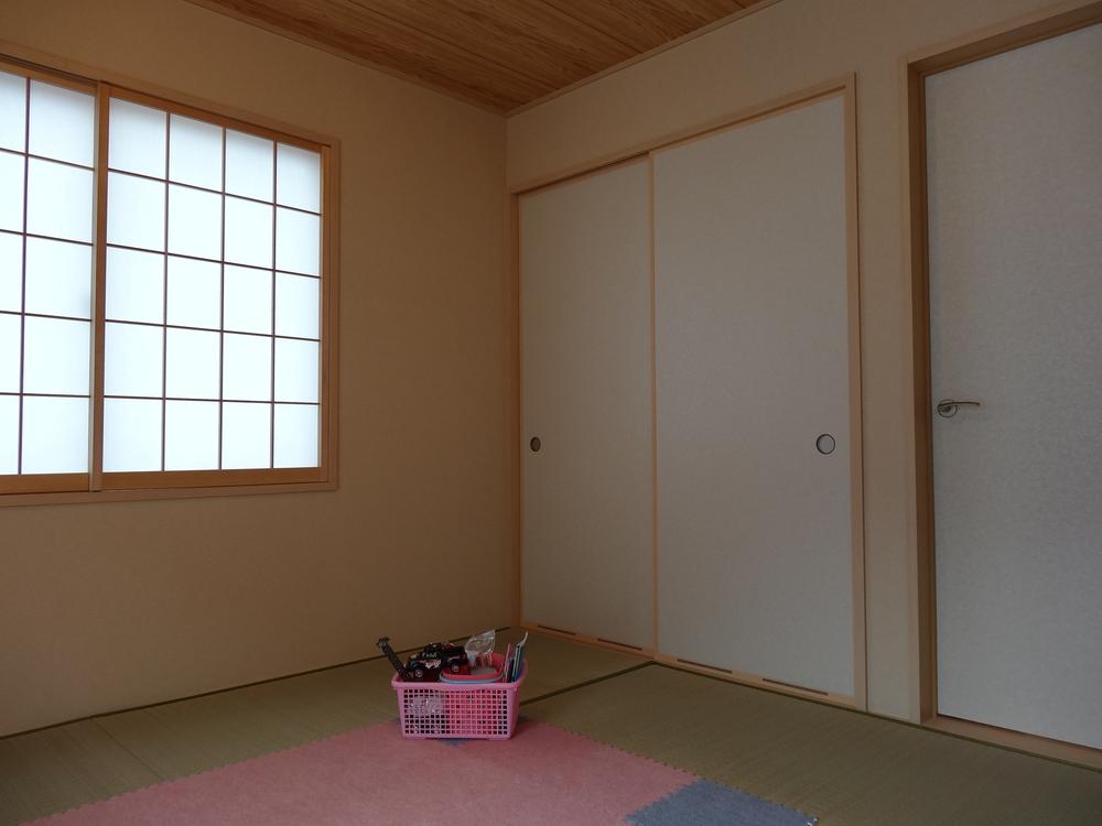 Non-living room. Local (11 May 2013) Shooting