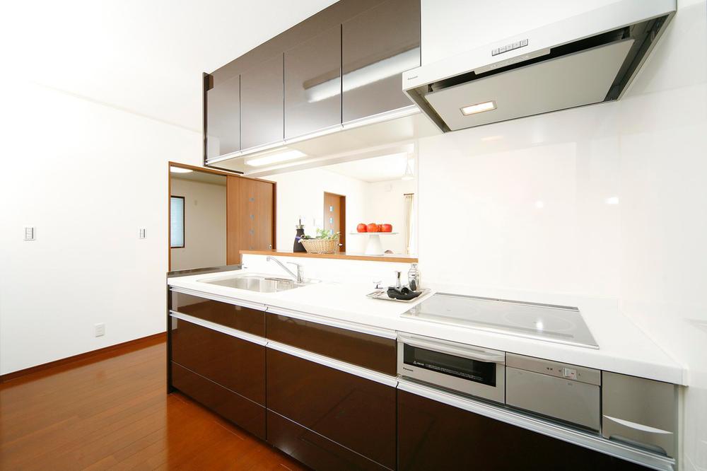 Kitchen. IH cooking heater adoption of the Panasonic system Kitchen! Housing wealth Because it is also standard equipment cupboard in the kitchen