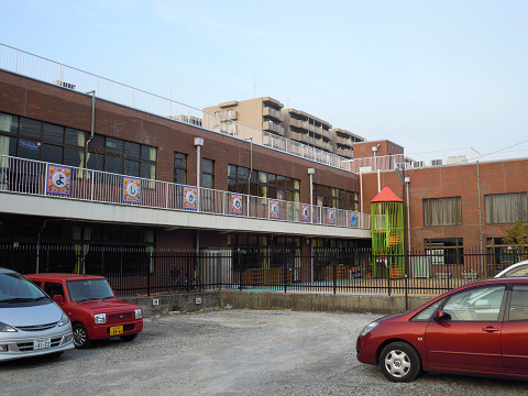 kindergarten ・ Nursery. Koshigaya childcare vocational school attached Yoshikawa kindergarten (kindergarten ・ 387m to the nursery)