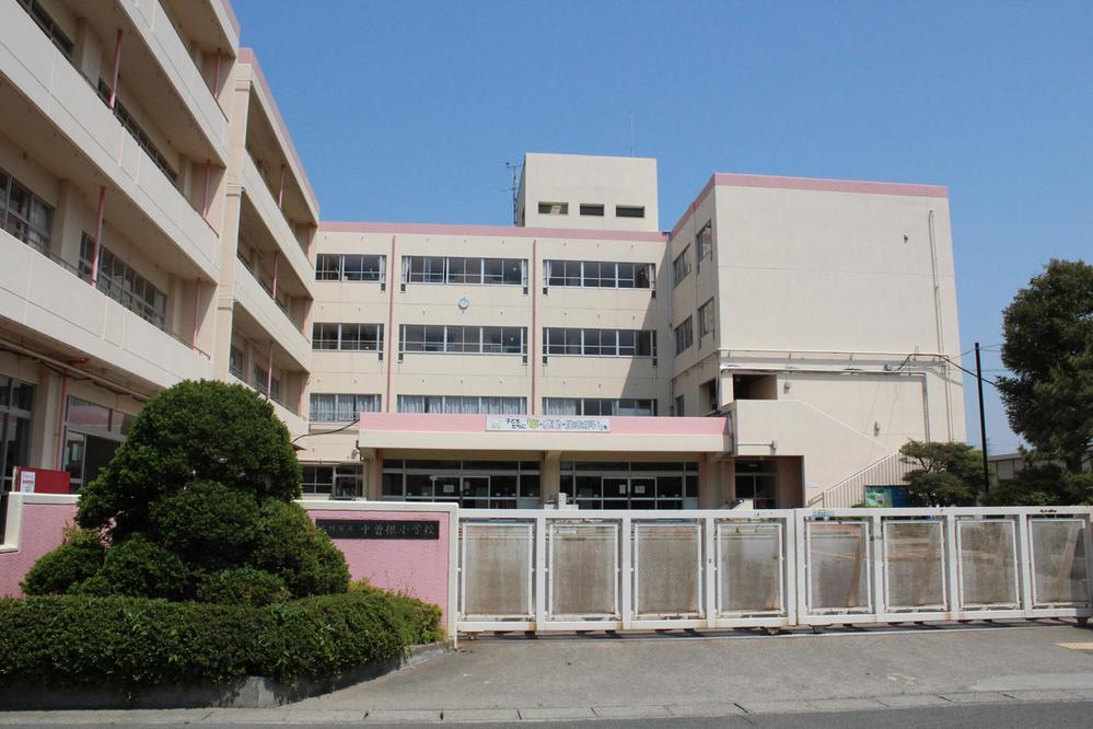Primary school. 500m to Yoshikawa City Nakasone Elementary School