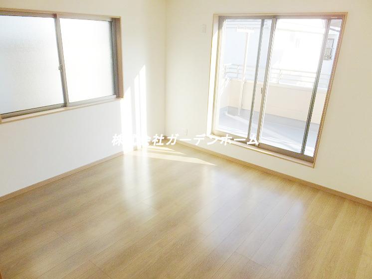 Non-living room. Spacious 8-tatami mat calm atmosphere Western-style, You can enjoy one free time !!